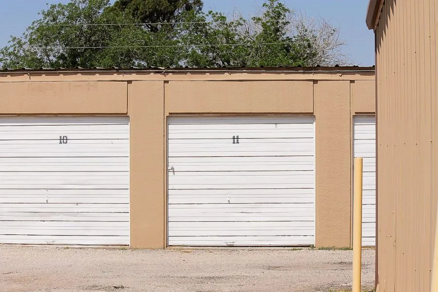 Wide drive aisles between storage buildings